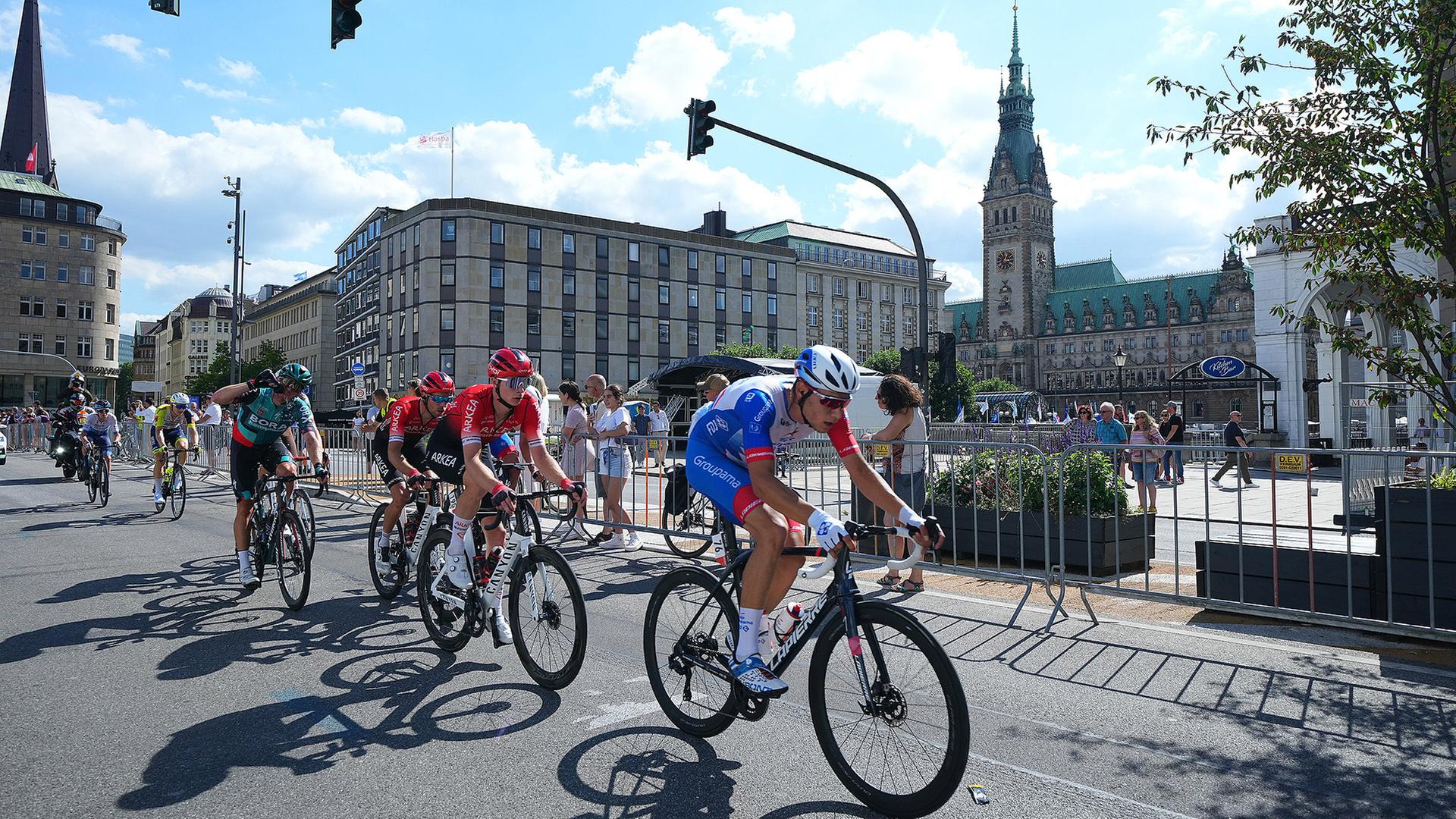 Cyclassics in Hamburg heute live – Radprofis erwartet längste Strecke