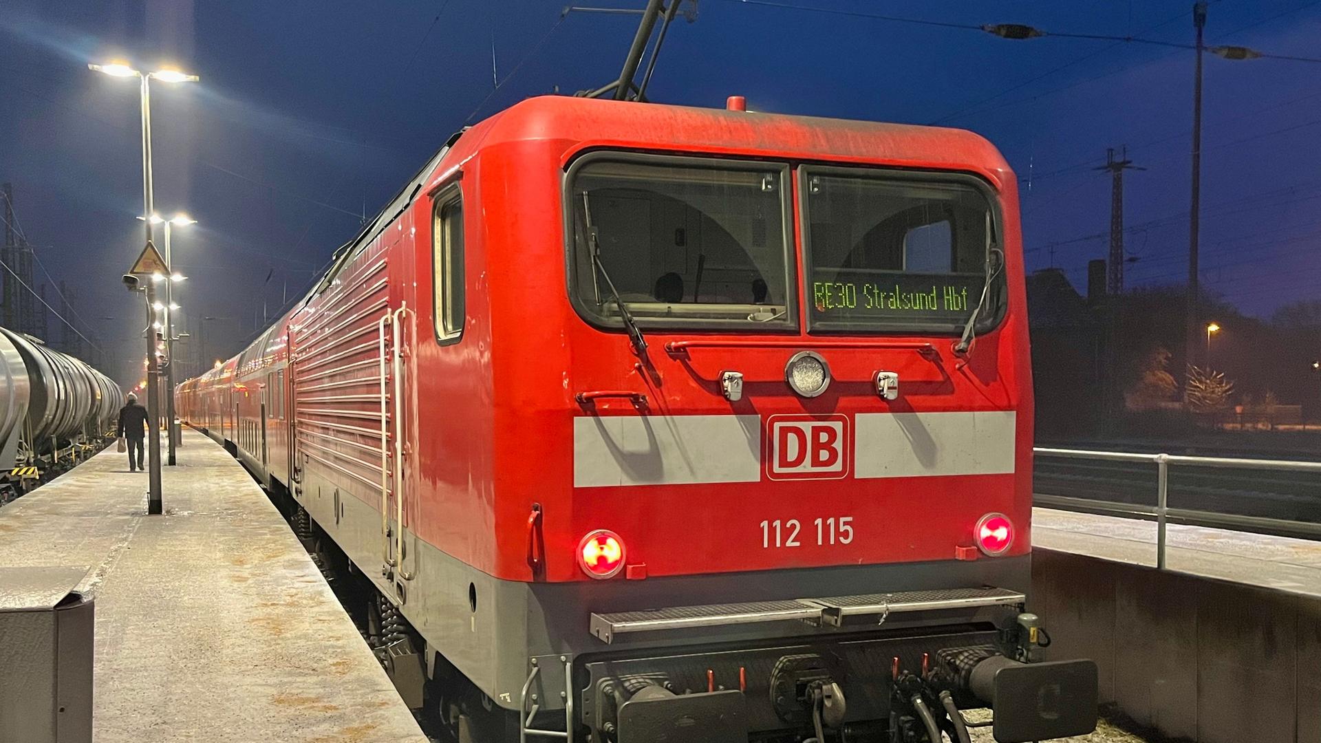 Vereiste Oberleitungen sorgen für Zugausfälle in Vorpommern