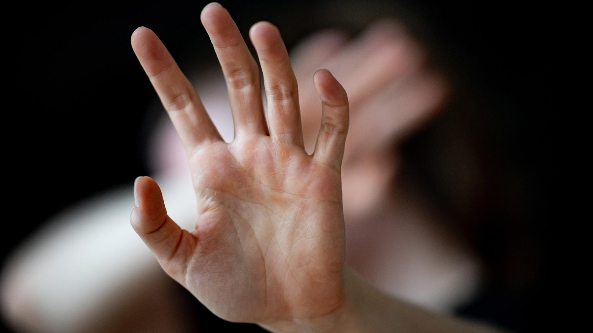 Häusliche Gewalt: CDU fordert engere Kooperation der Behörden