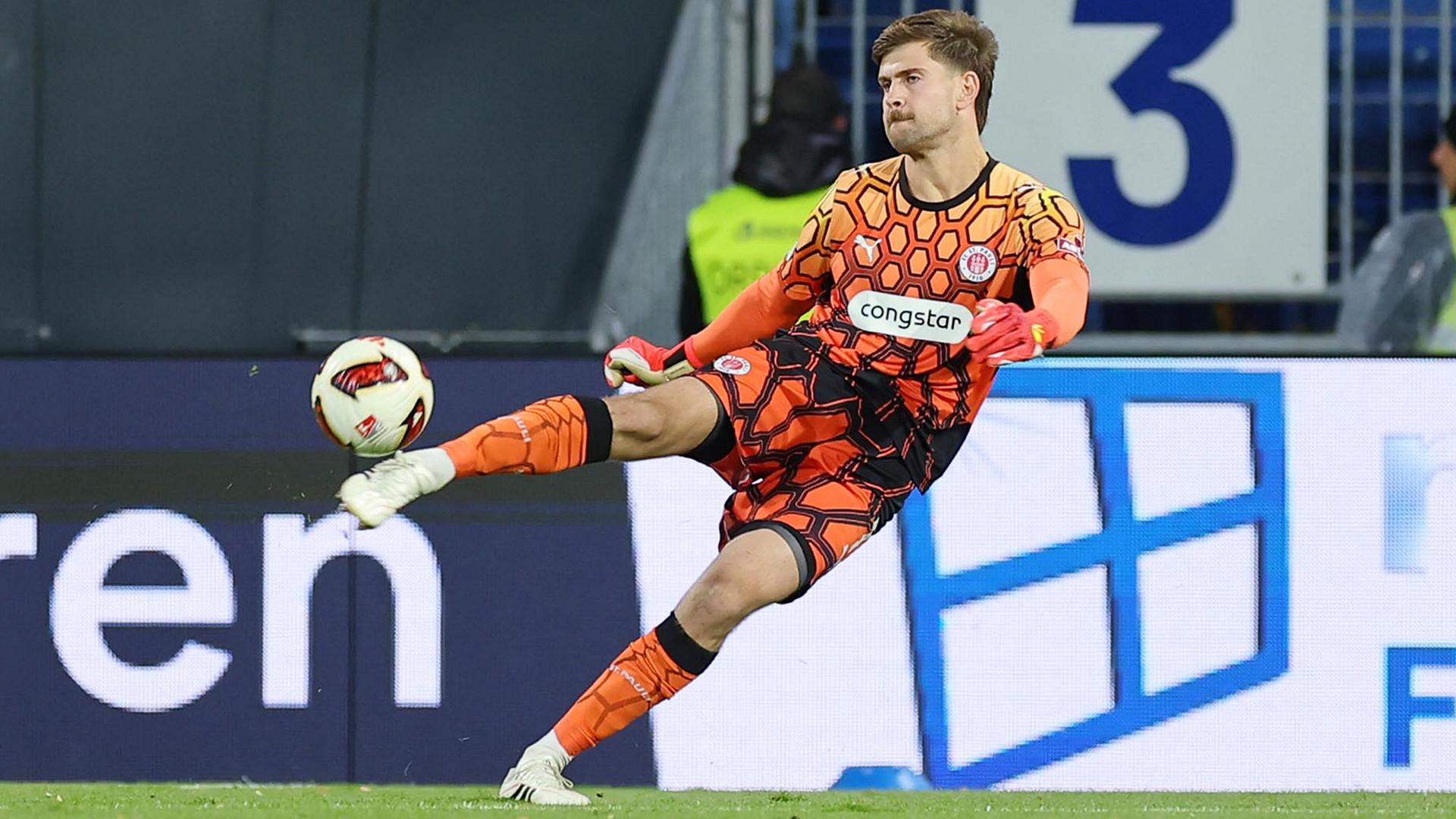 2. Liga: FC St. Pauli verlängert Vertrag mit Torwart Ben Voll