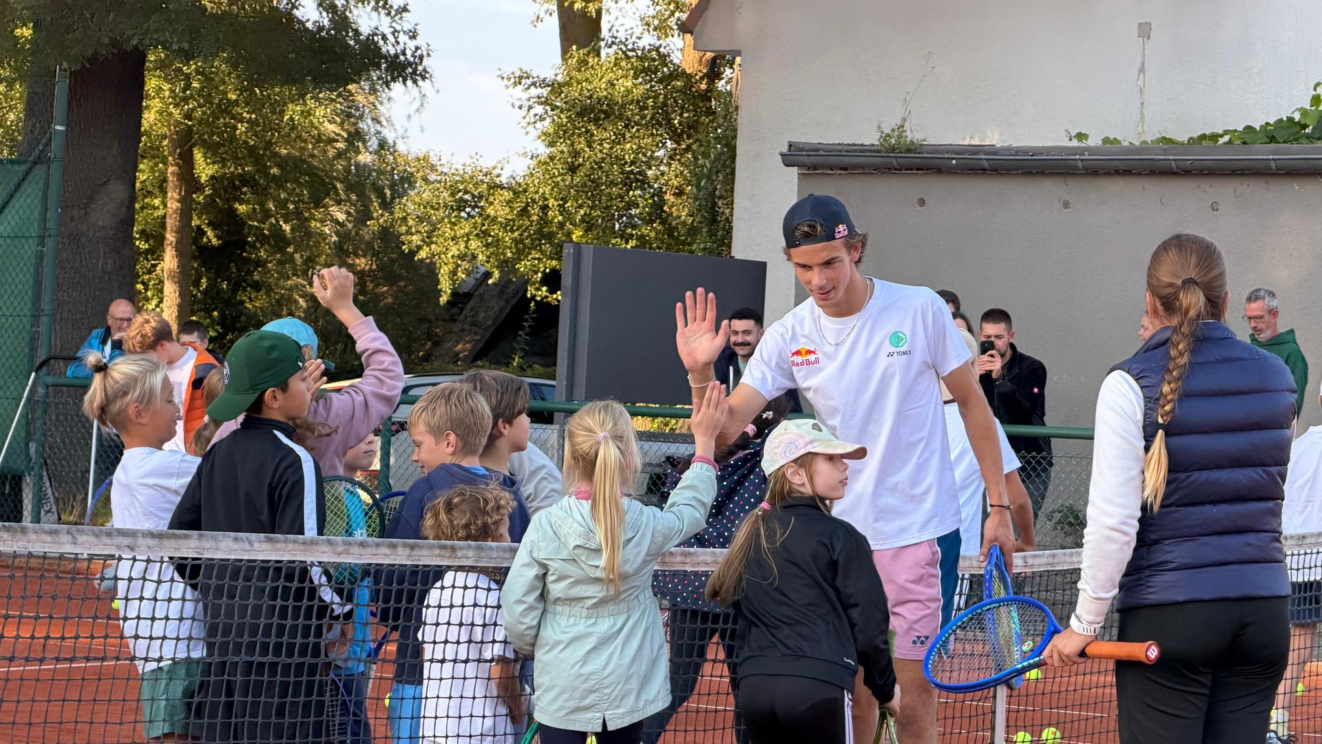 Niels McDonald im Schweriner Tennis-Club geehrt