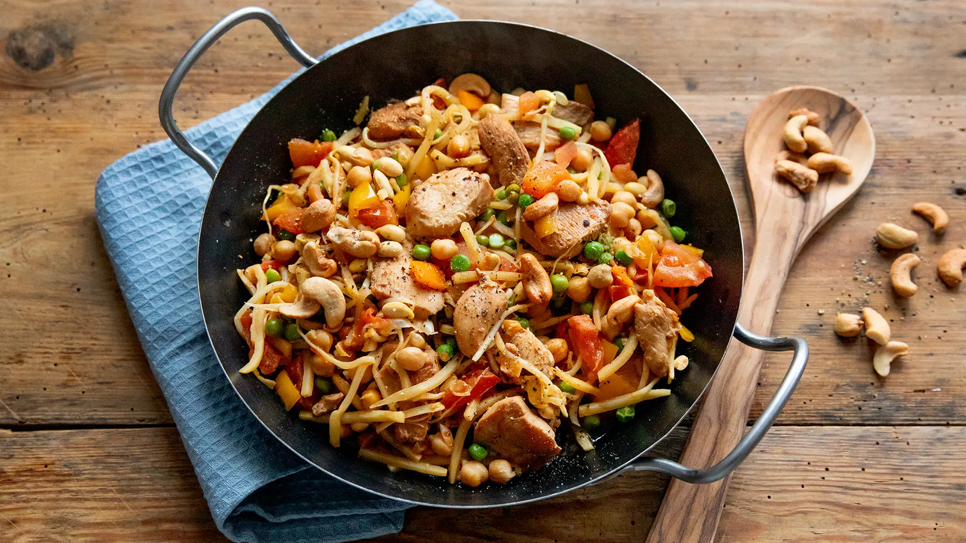 Chinapfanne mit grünen Erbsen und Kichererbsen | ndr.de
