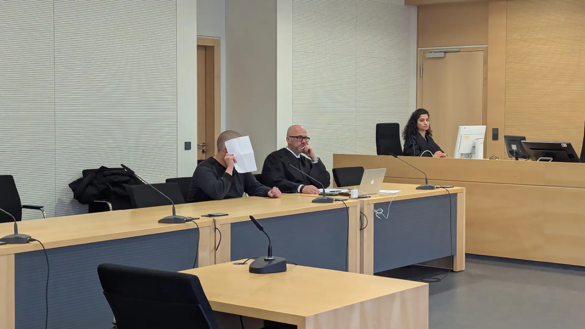 自分の子供たちを強姦：父親に懲役9年の実刑判決