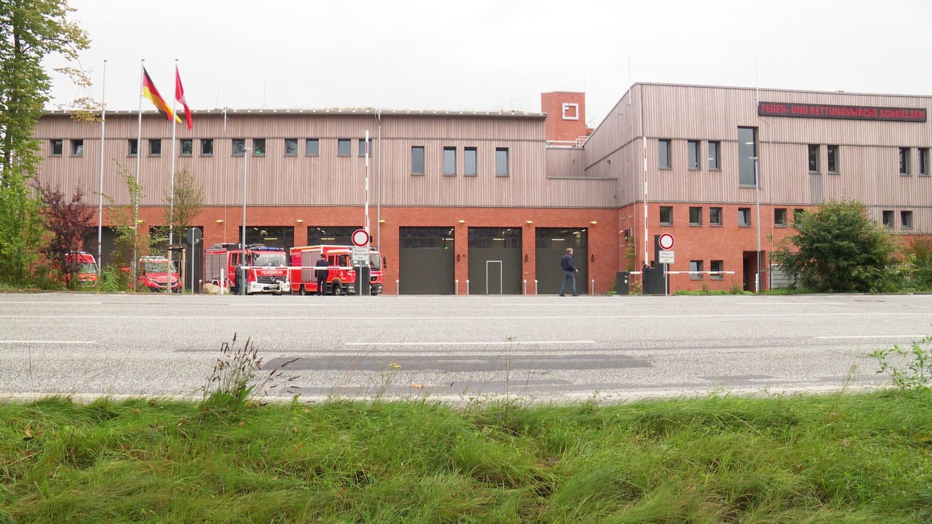 Neue Feuer- und Rettungswache in Schnelsen eröffnet