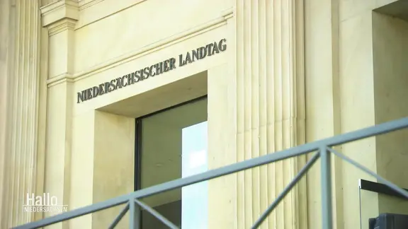 Der Eingang des Niedersächsischen Landtags.