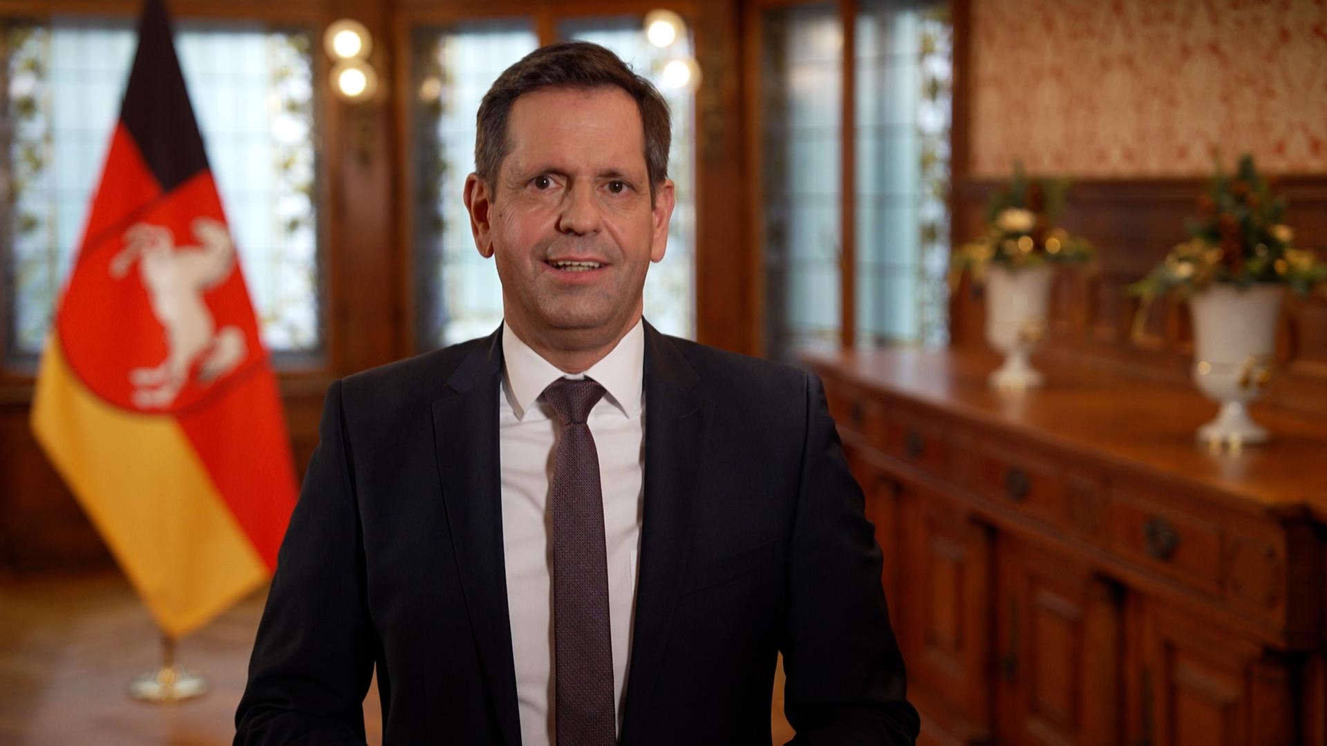 Niedersachsens Ministerpräsident, Olaf Lies (SPD), während der Neujahrsansprache für 2026. | NDR