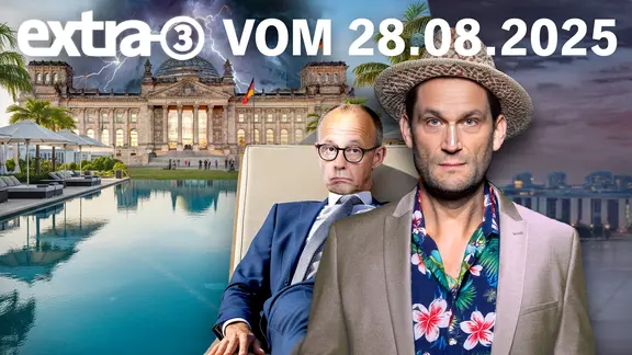 Bundeskanzler Merz liegt neben einem Pool vor dem Bundestag. Daneben Christian Ehring in einem sommerlichen Outfit. (extra 3 vom 28.08.2025 im Ersten) (Bild hat KI-generierte Elemente)