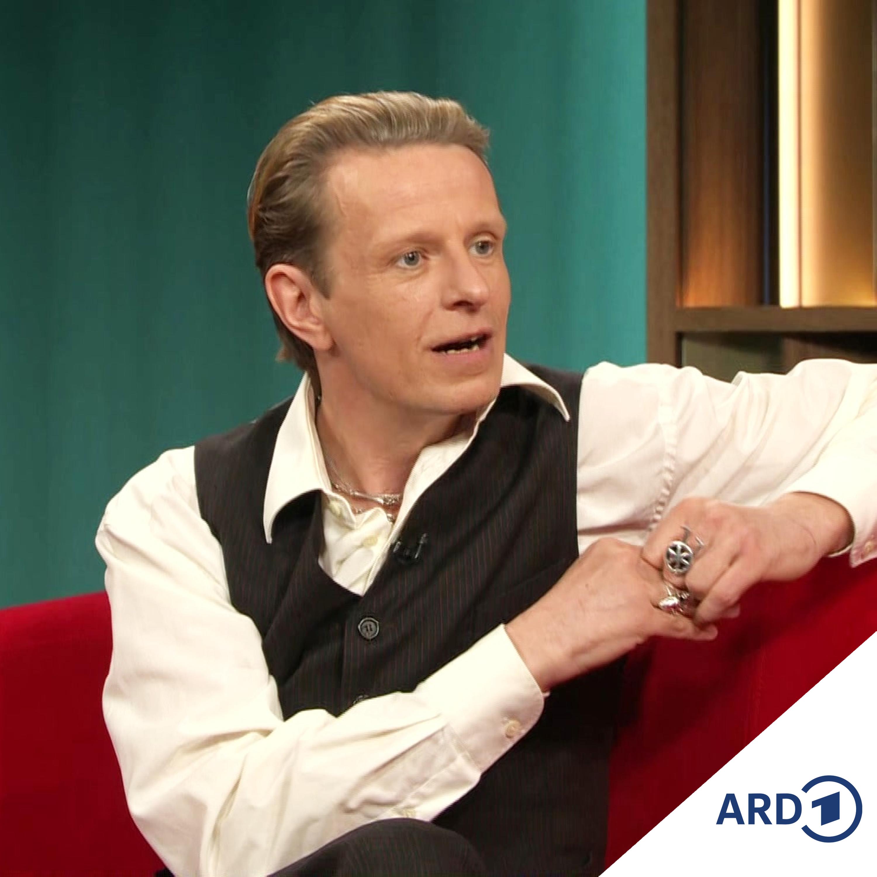 Ist mit David Bowie-Liedern auf Tour: Schauspieler und Sänger Alexander Scheer