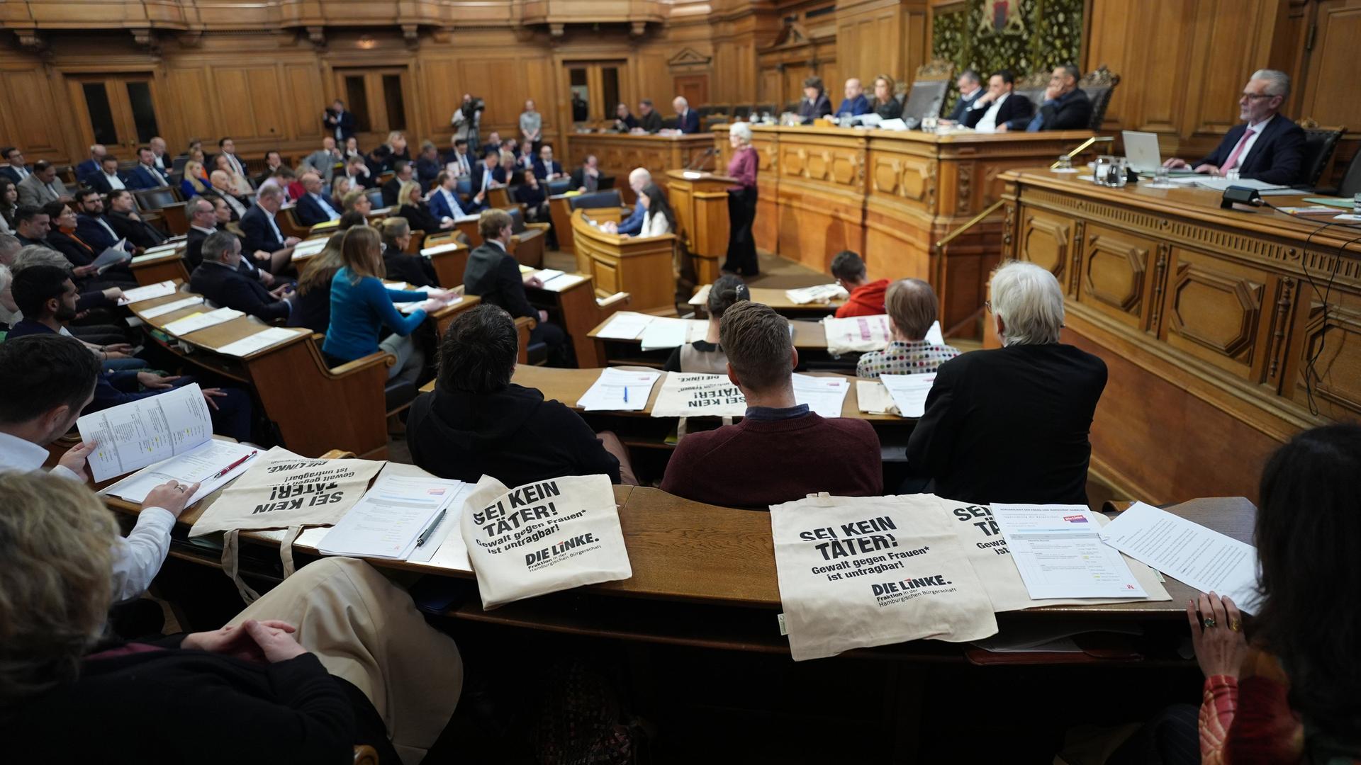 Bürgerschaft will Frauen besser vor Gewalt schützen