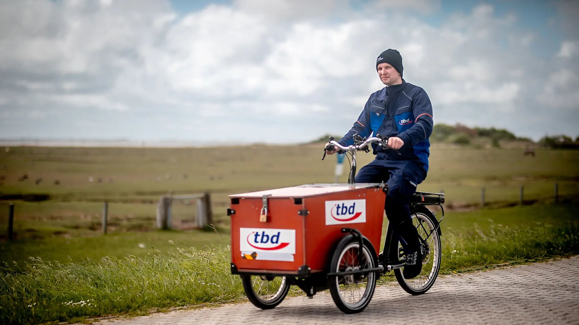 Mit Lastenrad statt Auto: So arbeiten Handwerker auf Baltrum | ndr.de