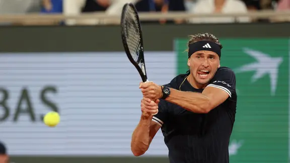 Zverev schlägt Halys und steht im French-Open-Achtelfinale