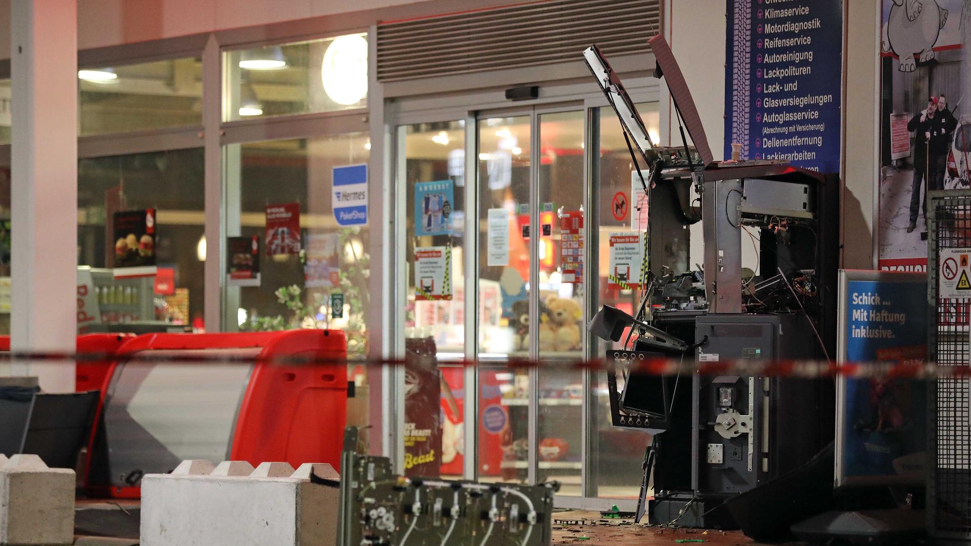 Rostock: Geldautomat bei Tankstelle gesprengt