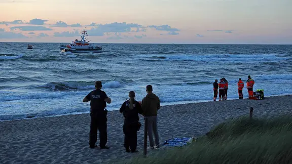 Unglück vor Kühlungsborn: Rentnerin ertrinkt in der Ostsee | ndr.de