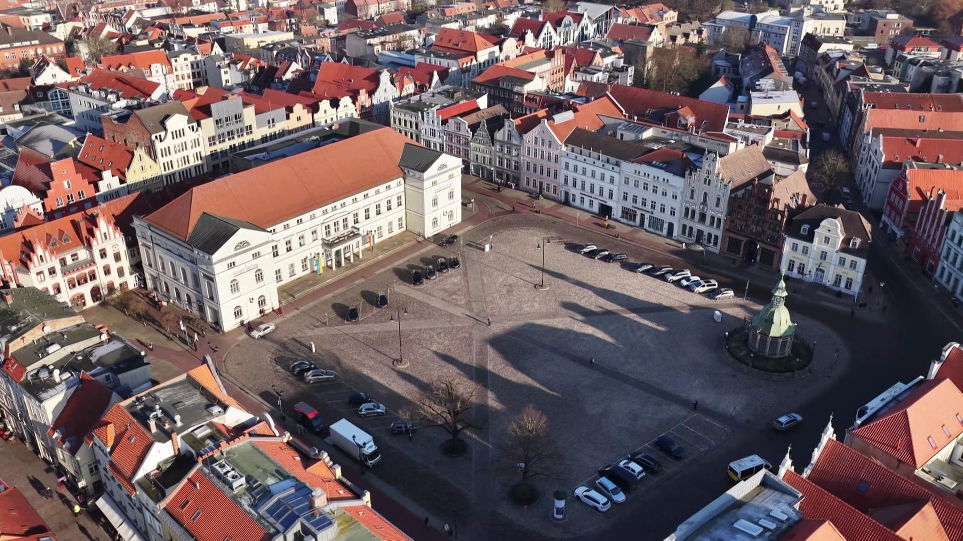 Der Marktpaltz von Wismar aus der Luft | Screenshot