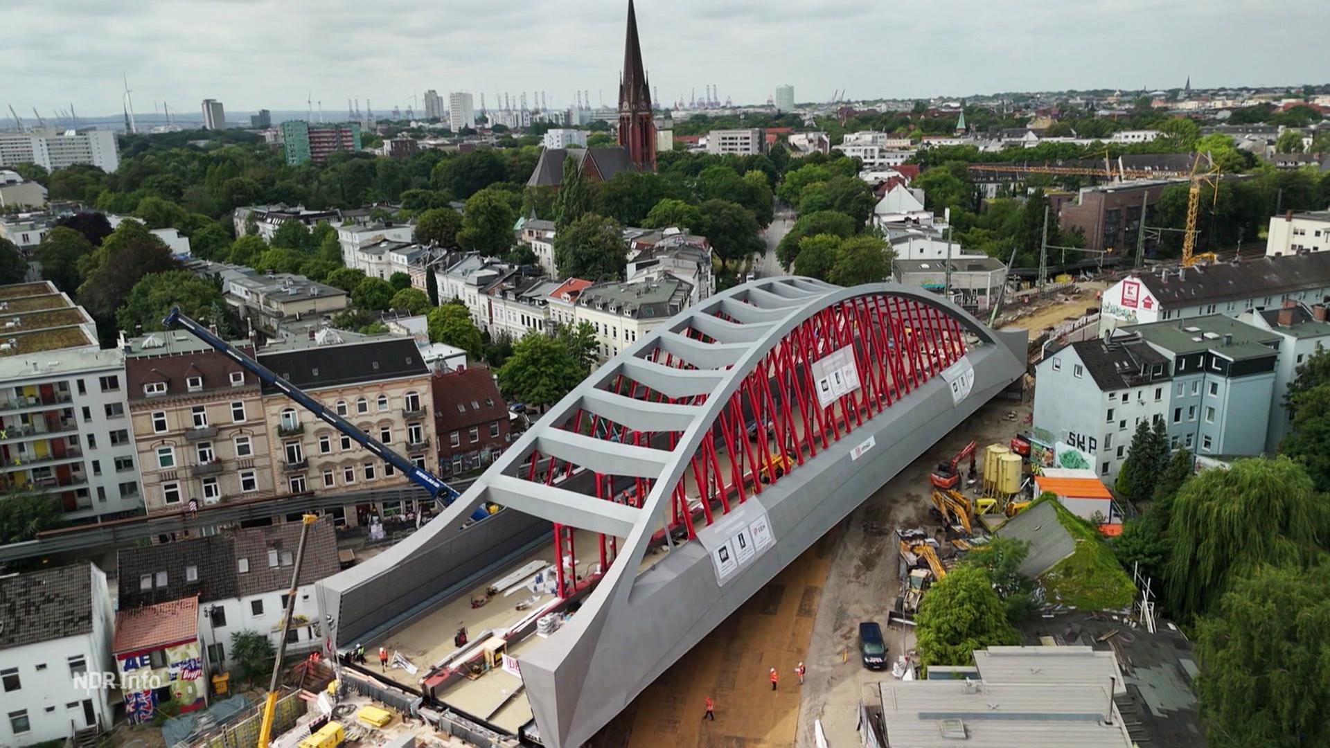 Neue Sternbrücke erreicht auf 1.088 Rollen ihr Ziel