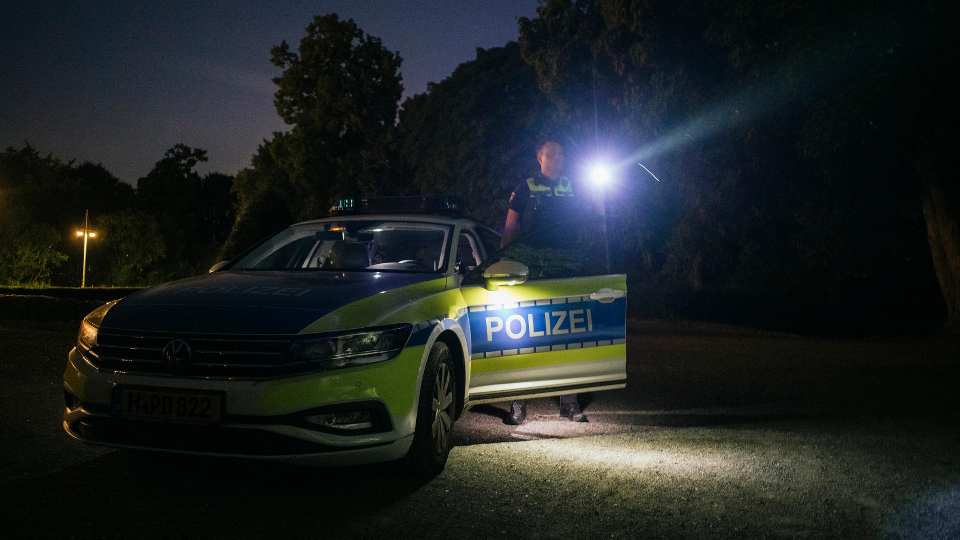 Bramfeld: 13-Jährige sexuell bedrängt – Polizei sucht zwei Männer