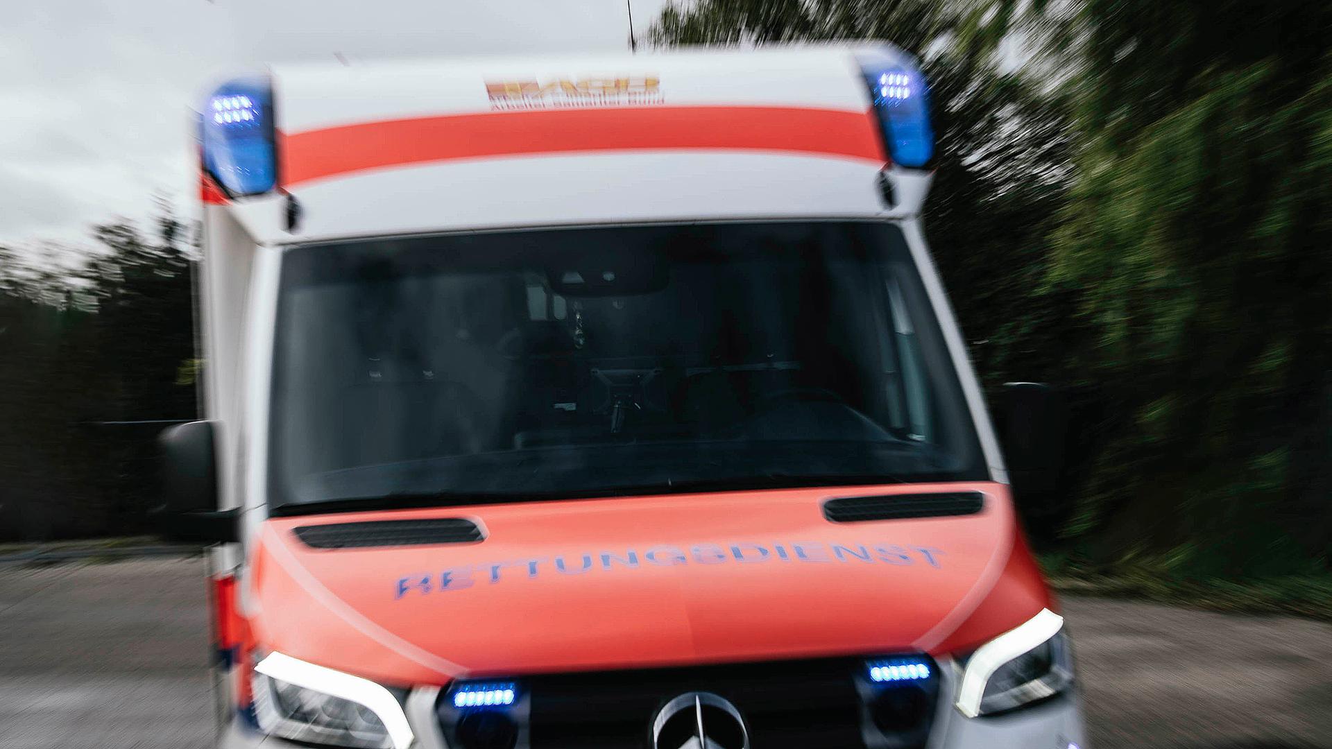 Autofahrer stirbt nach Zusammenstoß mit Lkw nahe Gelting