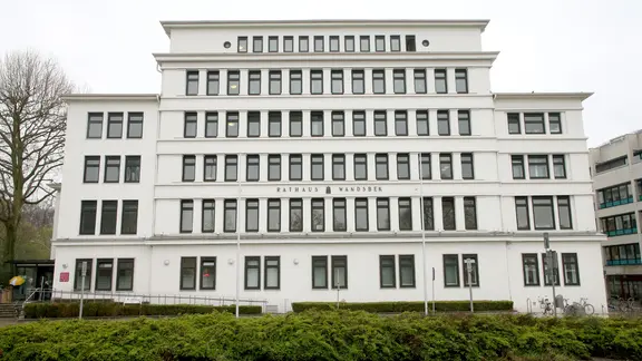 Das Rathaus in Hamburg-Wandsbek.
