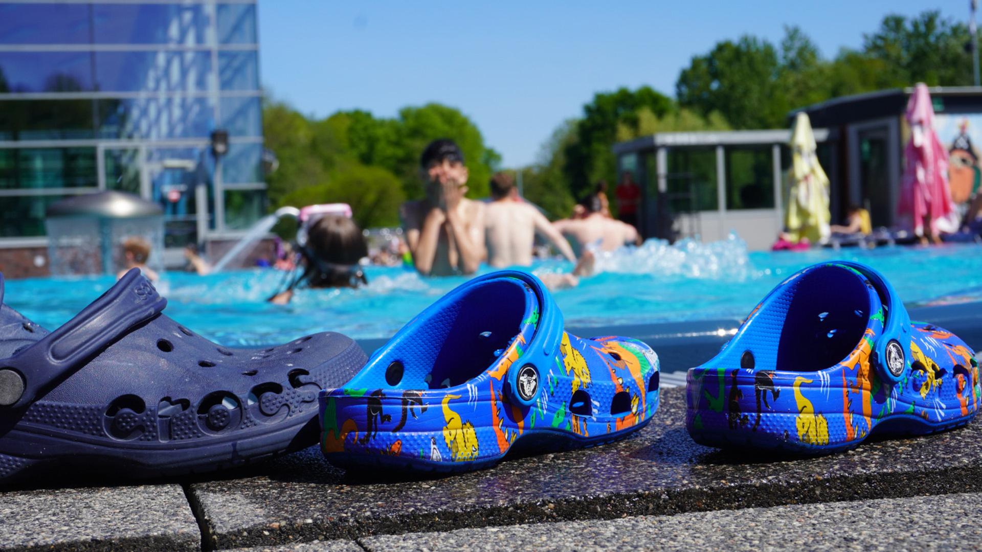 Weil Schwimmmeister fehlen: Freibäder bleiben teils geschlos