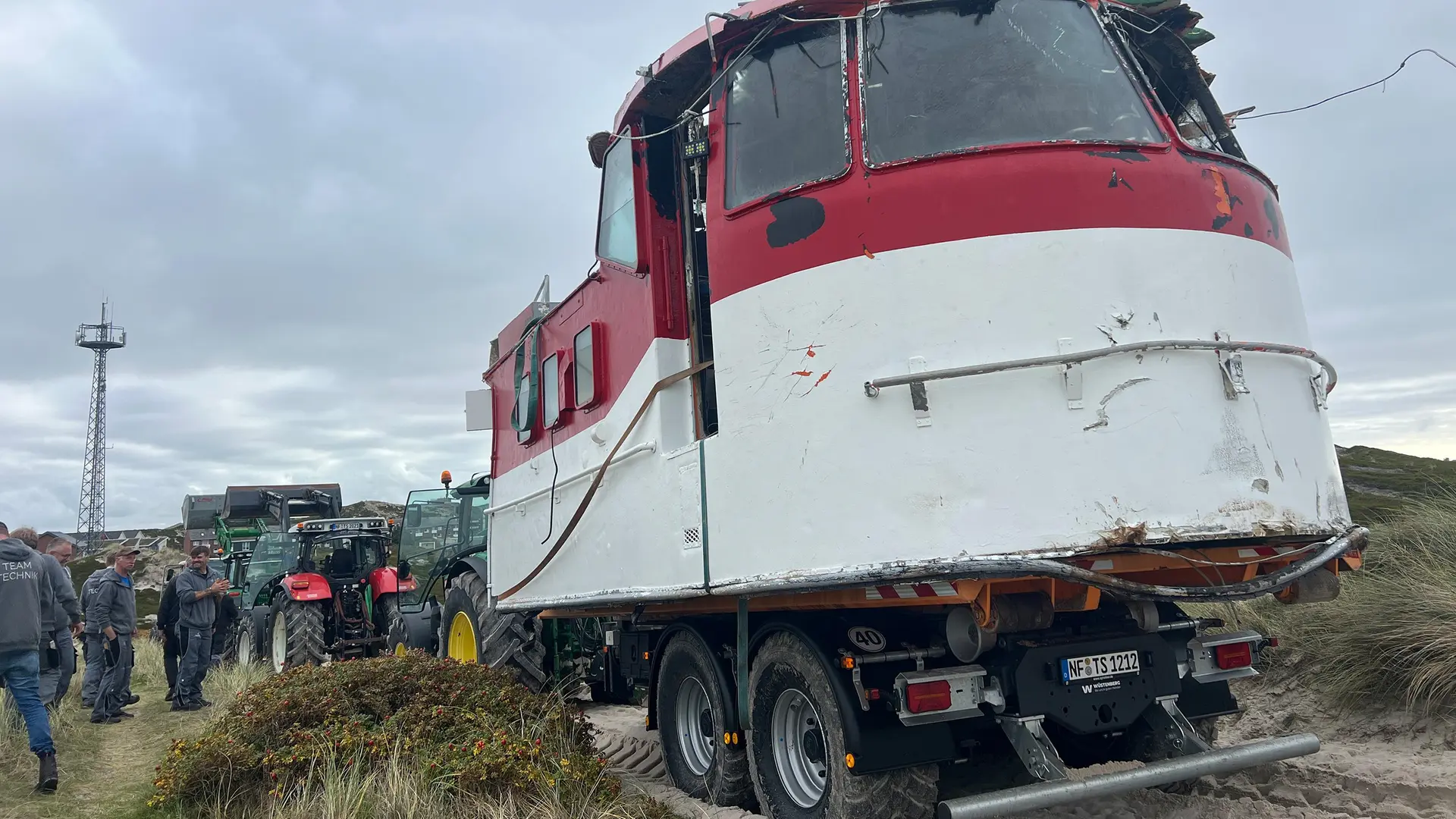 Gesunkenes Lotsenboot vor Sylt: Führerhäuschen geborgen