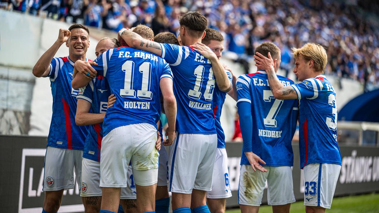 Sieg gegen Stuttgart: Hansa Rostock wahrt (kleine) Aufstiegs-Chance