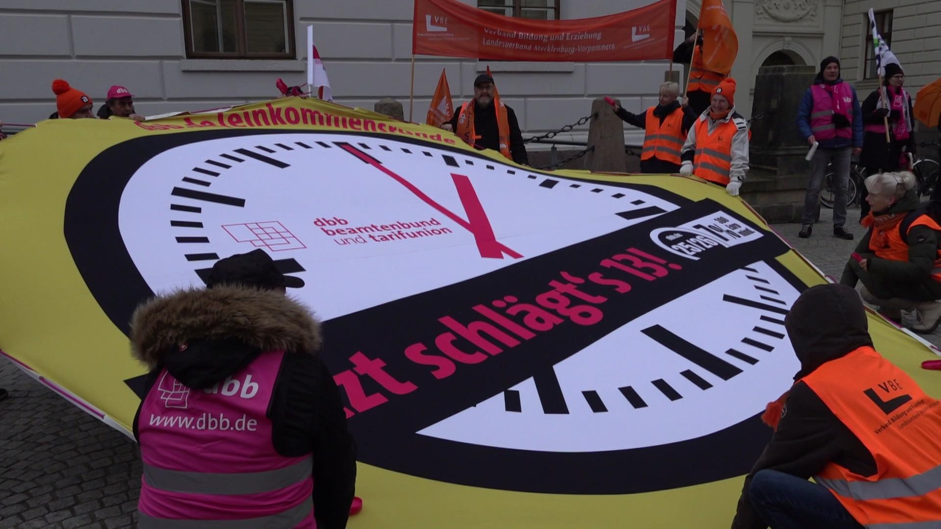 Protestwoche: Sieben Prozent mehr Gehalt im öffentlichen Dienst gefordert