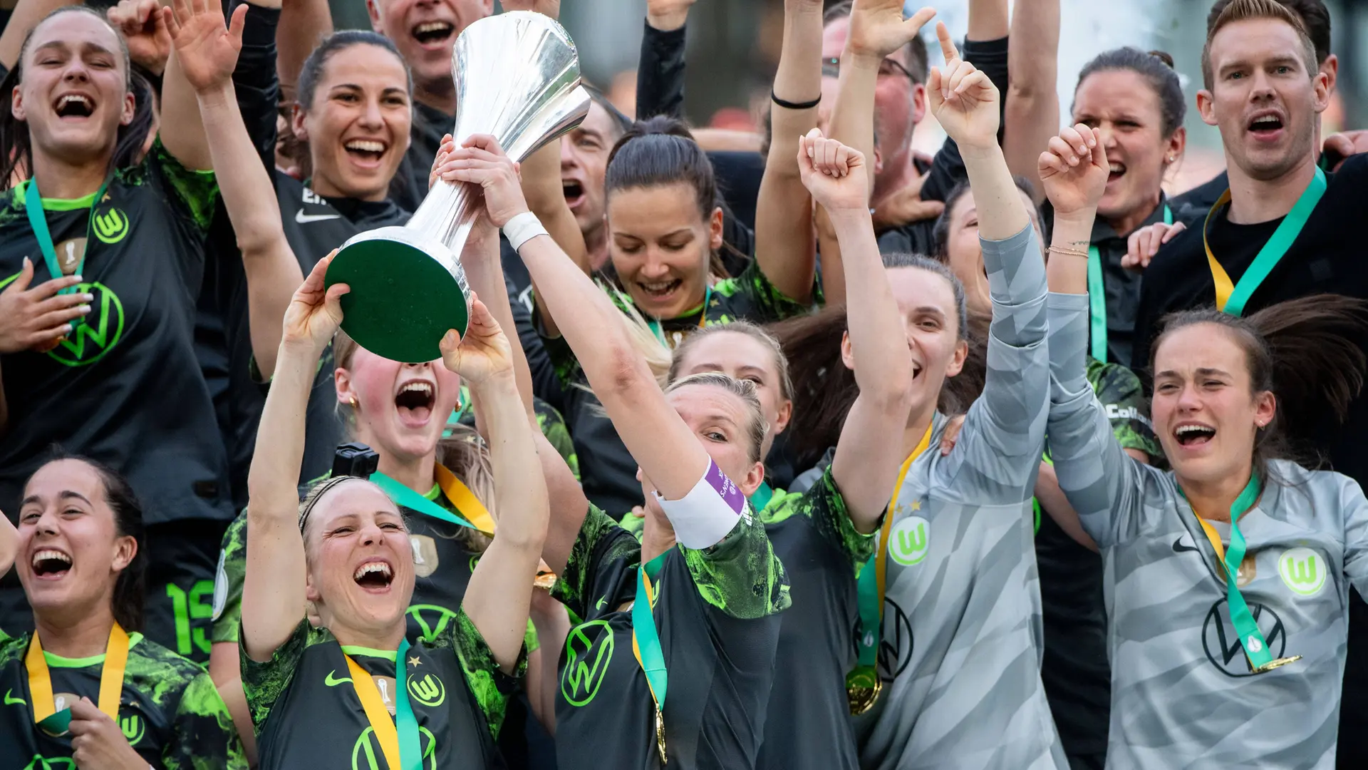 Pokalfinale gegen München: Wolfsburgs Fußballerinen träumen vom Konfettiregen