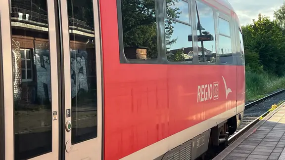 Ein Regionalzug der Deutschen Bahn.