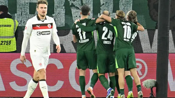 Spielszene des Bundesliga-Spiels Wolfsburg gegen St. Pauli