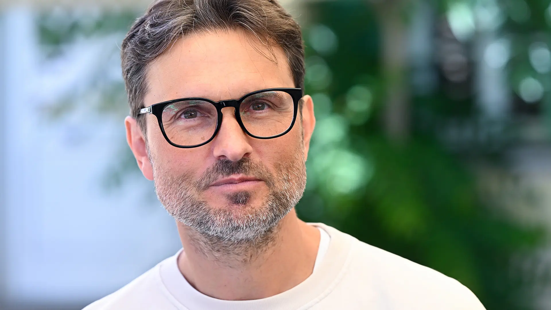 Regisseur Verhoeven: "Alter weißer Mann ist ein Kampfbegriff" | ndr.de Regisseur Verhoeven: "Alter weißer Mann ist ein Kampfbegriff" | ndr.de