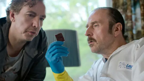 Schotty und Didi im Disput: Filzgleiter - praktischer Möbelschutz oder doch ein Werk des Teufels?