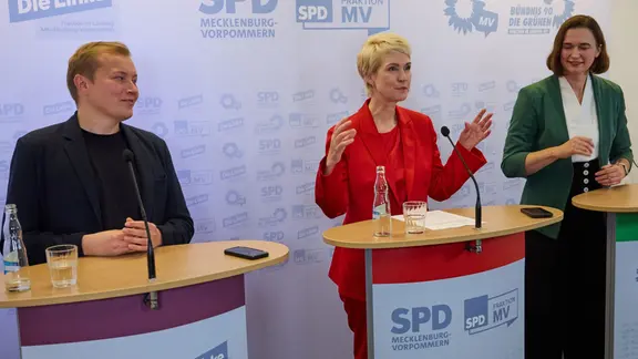 SPD, Grüne und Linke verhandeln über ein Regierungsbündnis.