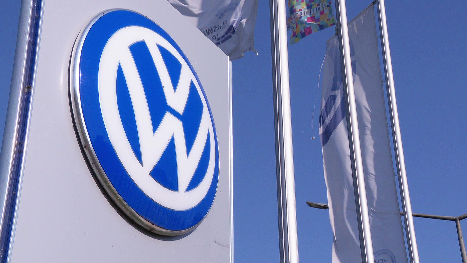 Blick auf ein VW-Werk. | NDR