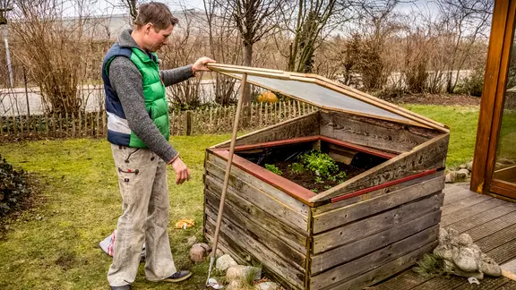 Hochbeet im Herbst neu befllen und dngen | ndr.de
