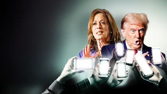 Collage: Kamala Harris und Donald Trump stehen vor Händen, die ein Smartphone halten.