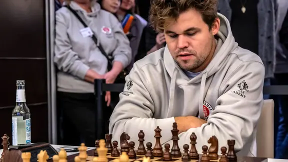 Magnus Carlsen, FC St. Pauli