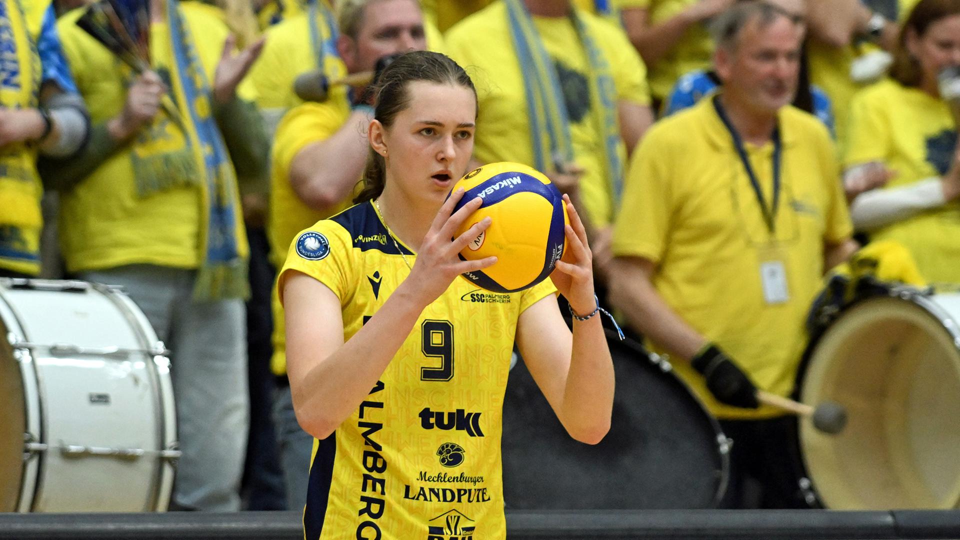 Volleyballerinnen des SSC Schwerin mit Rumpfteam beim Trainingsauftakt
