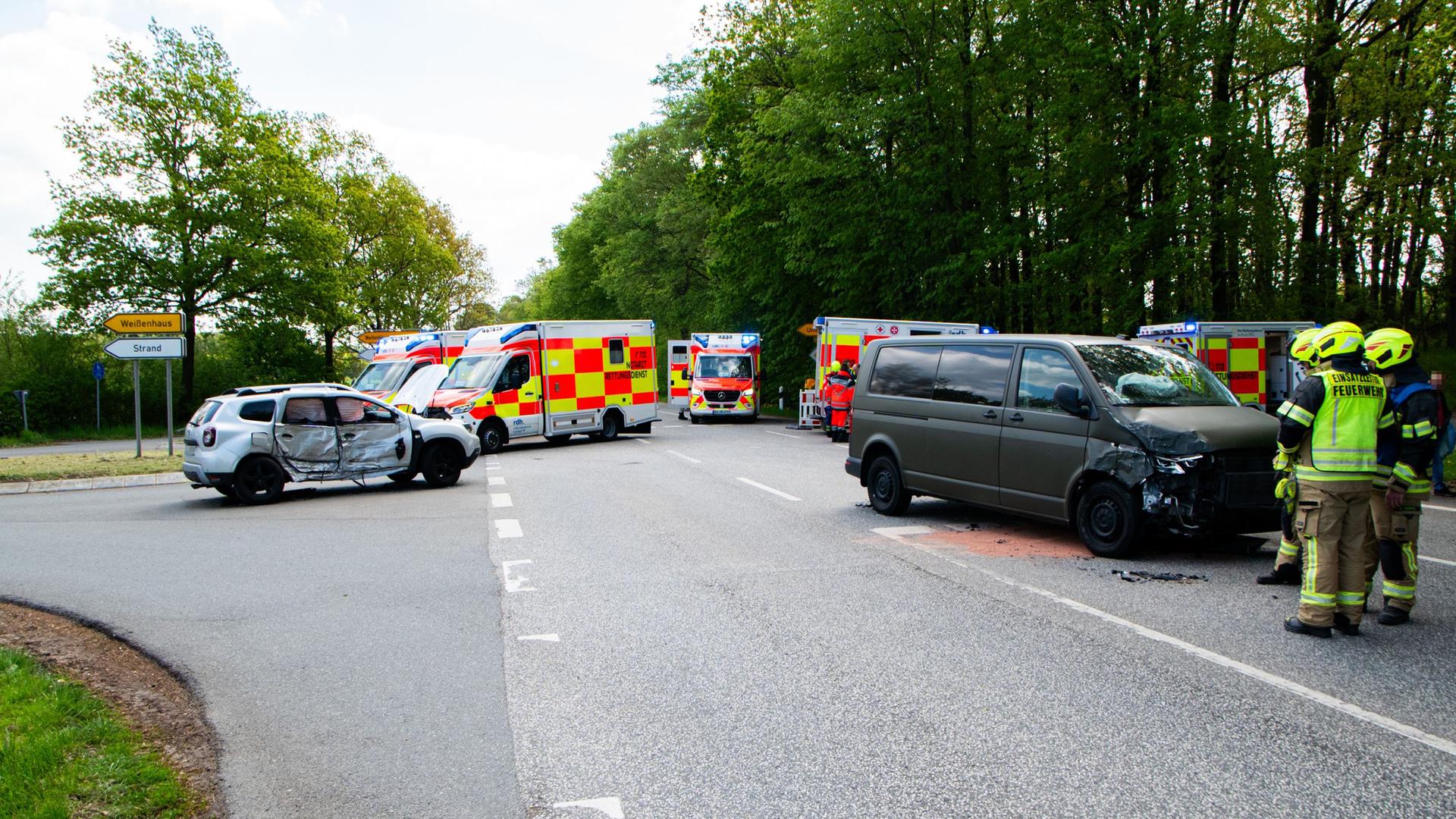 Drei Autos, sieben Verletzte: Abbiegeunfall bei Wangels