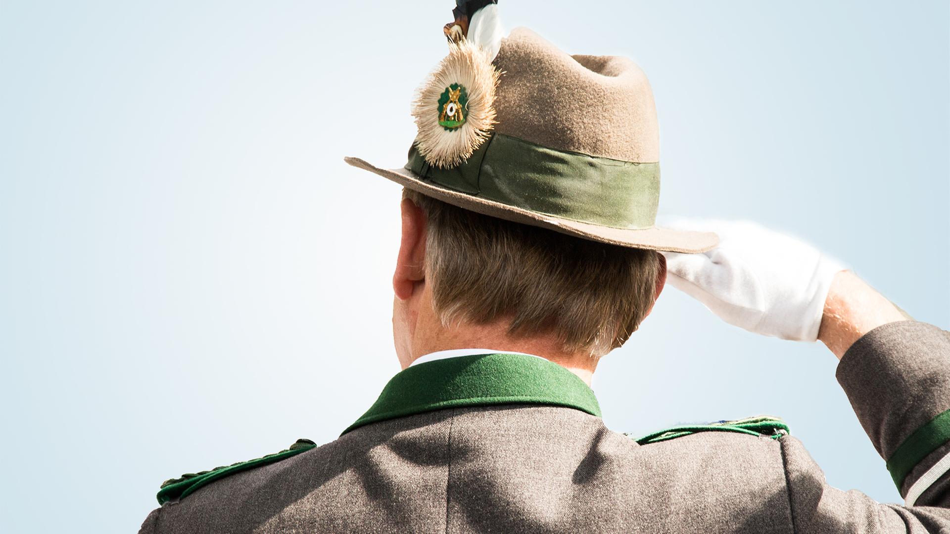 Schütze in Uniform und Schützenhut | fotolia, hayo