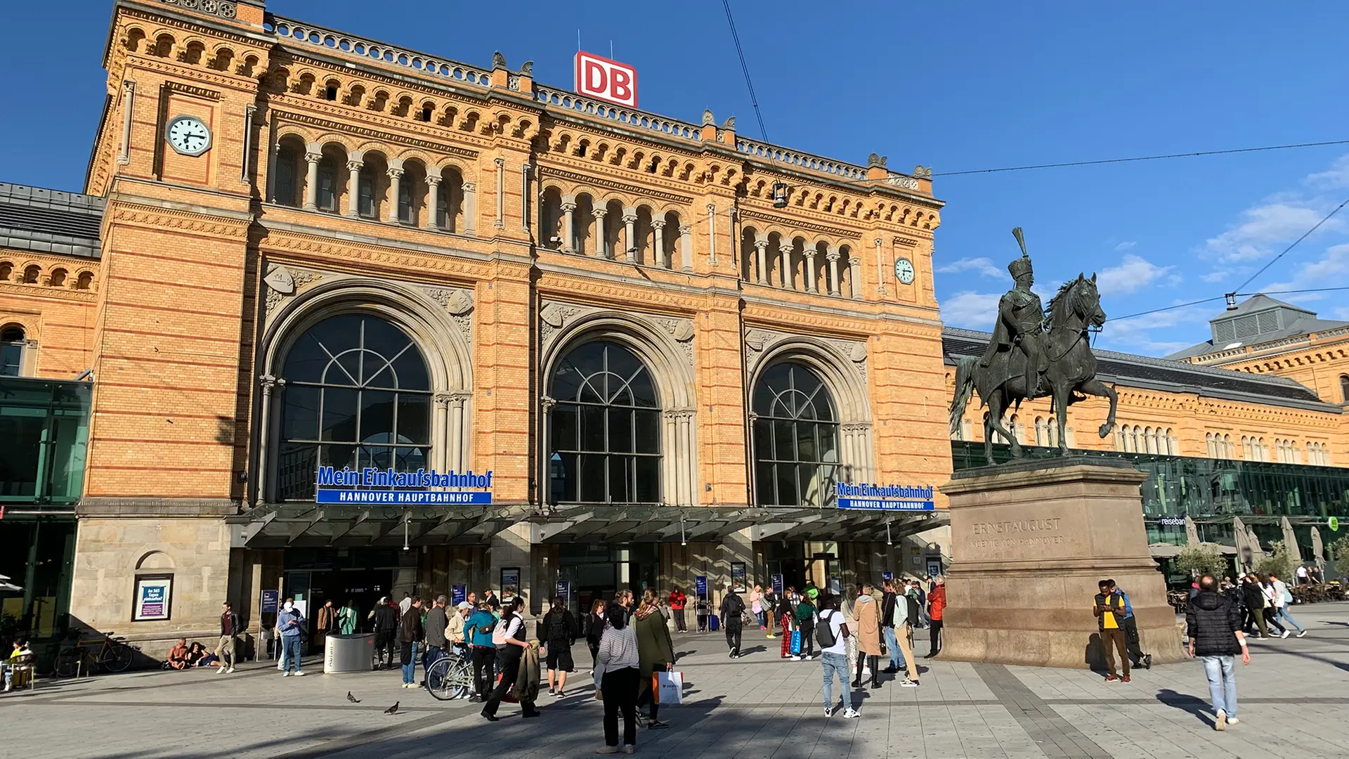 Verdächtige Koffer: Bahnhofsvorplatz in Hannover gesperrt