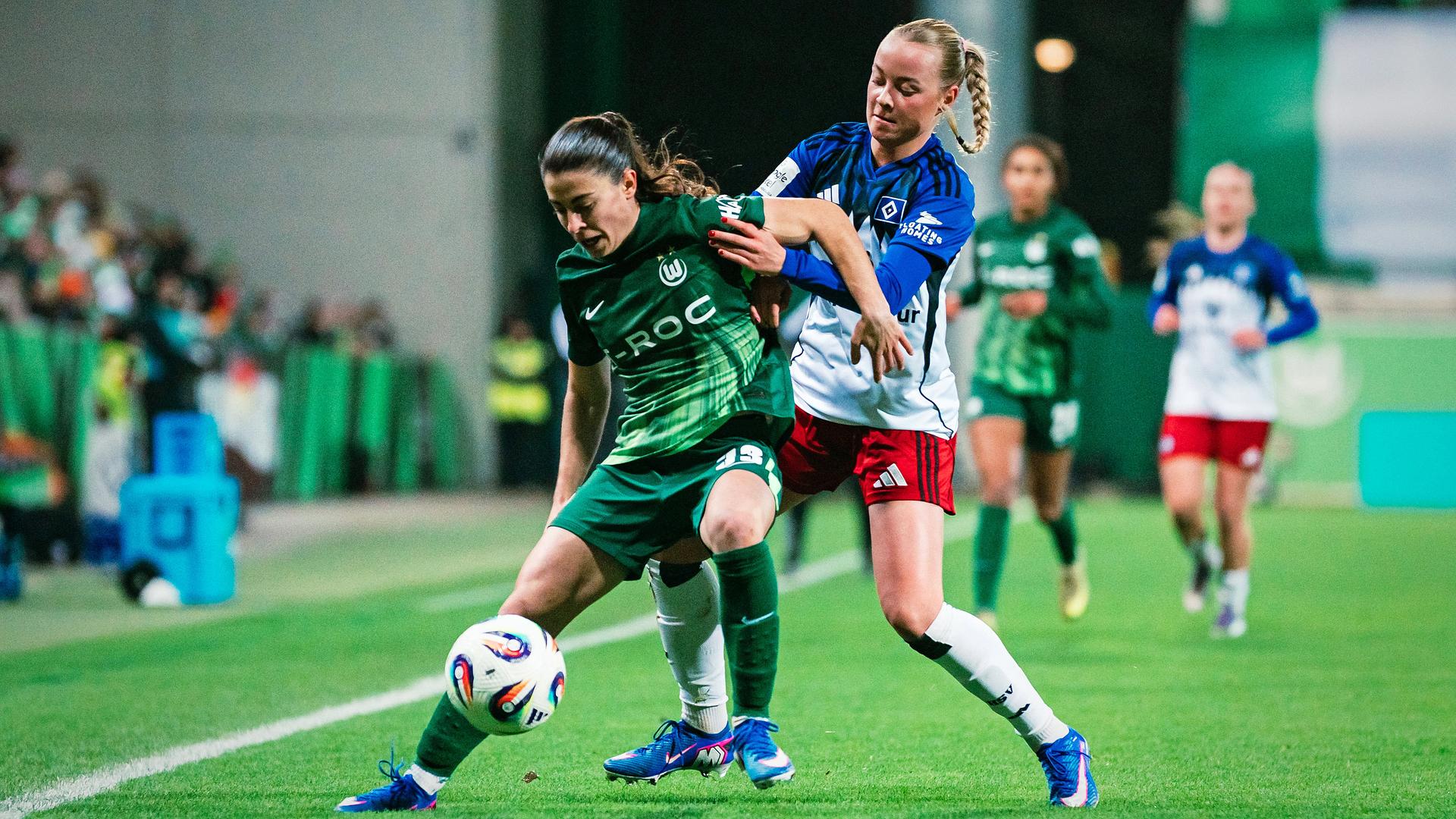 Spielszene der Wolfsburger Frauen gegen den HSV | IMAGO / Beautiful Sports