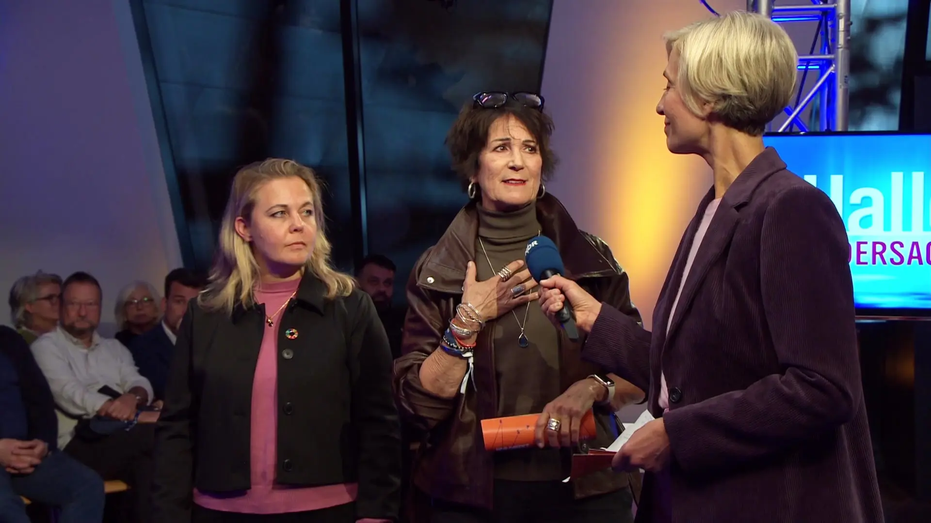 NDR beleuchtet Desinformation im lokalen Demokratiealltag