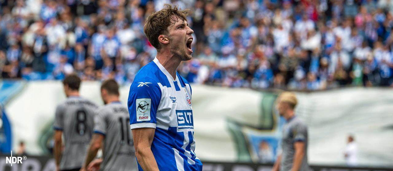 Rostocks Bernie Lennemann bejubelt seinen Treffer
