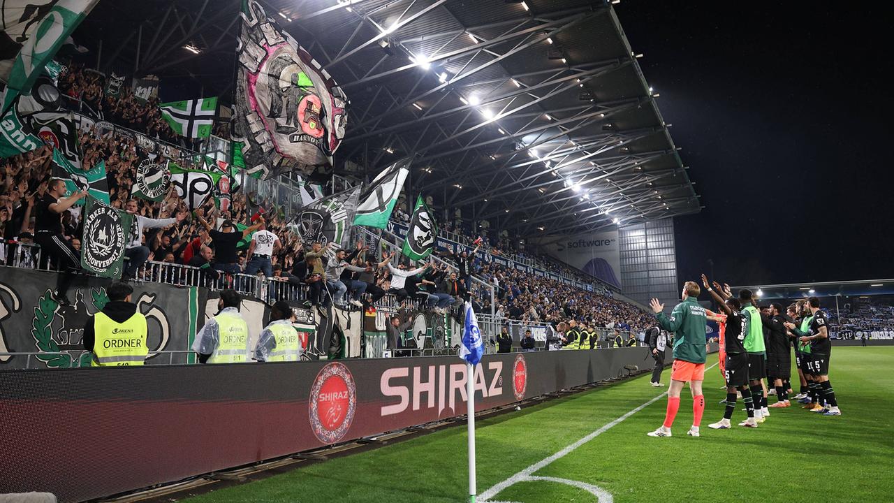 2. Liga: Hannover 96 obenauf - Fans als Pfund im Aufstiegskampf