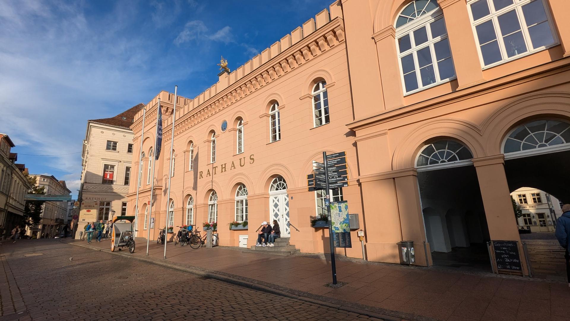 Bierfest in Schweriner Altstadt: Markt für Verkehr gesperrt