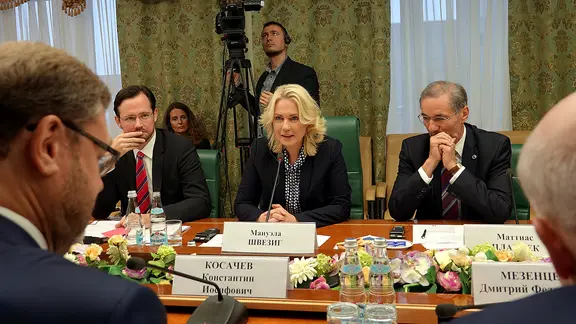 Manuela Schwesig (SPD), Ministerpräsidentin von Mecklenburg-Vorpommern, spricht in Moskau bei einem Treffen deutscher und russischer Parlamentarier.