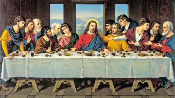 An Gründonnerstag feierte Jesus das Abendmahl mit seinen Jüngern. Hier eine Farblithographie (Oeldruck) aus dem Jahr 1899. | picture-alliance / akg-images "Das Abendmahl". Farblithographie (Oeldruck), 1899 nach dem Wandgemälde von Leonardo da Vinci.