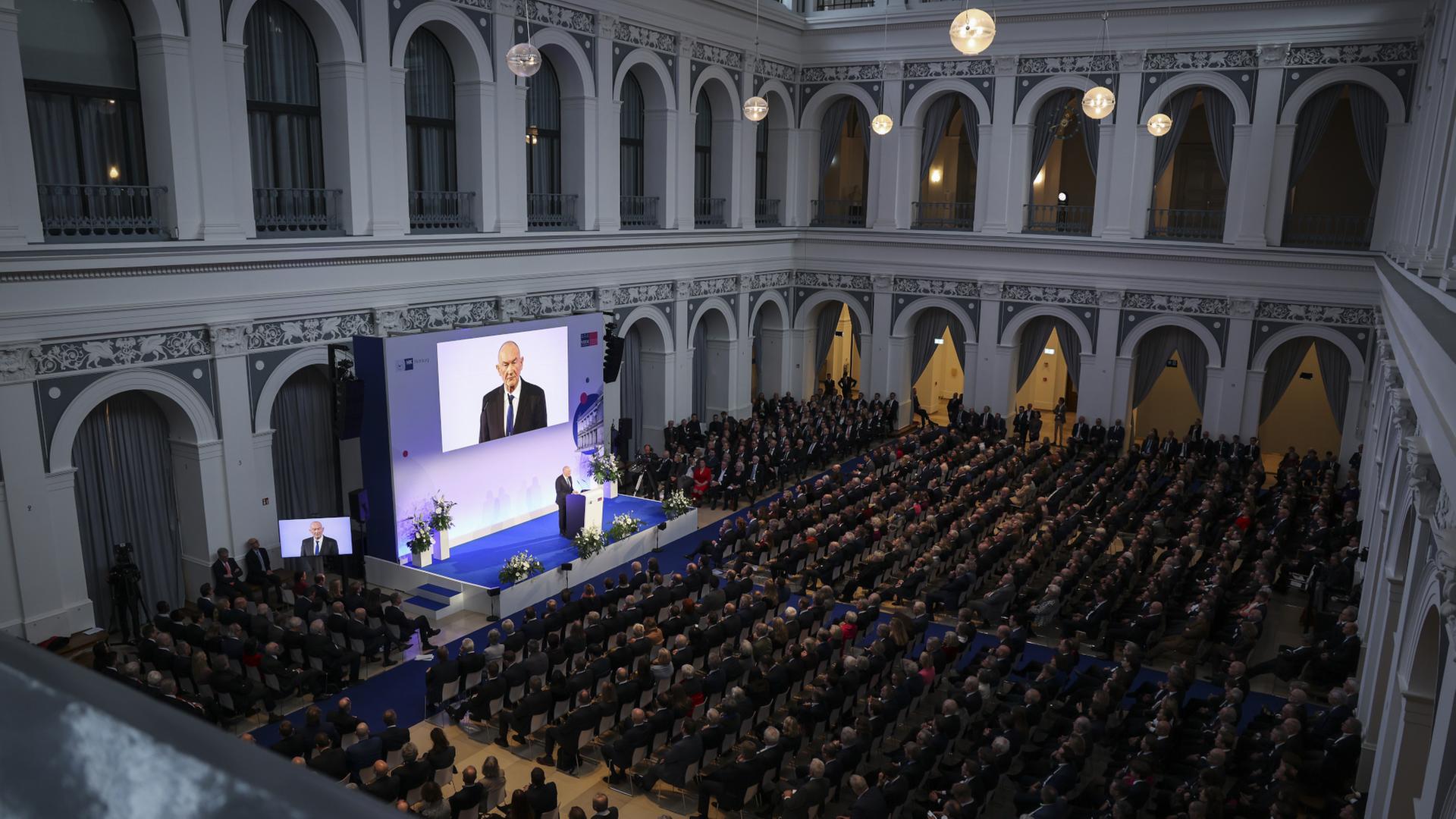 Versammlung Ehrbarer Kaufleute: Mehr Mut für Hamburgs Zukunft gefordert