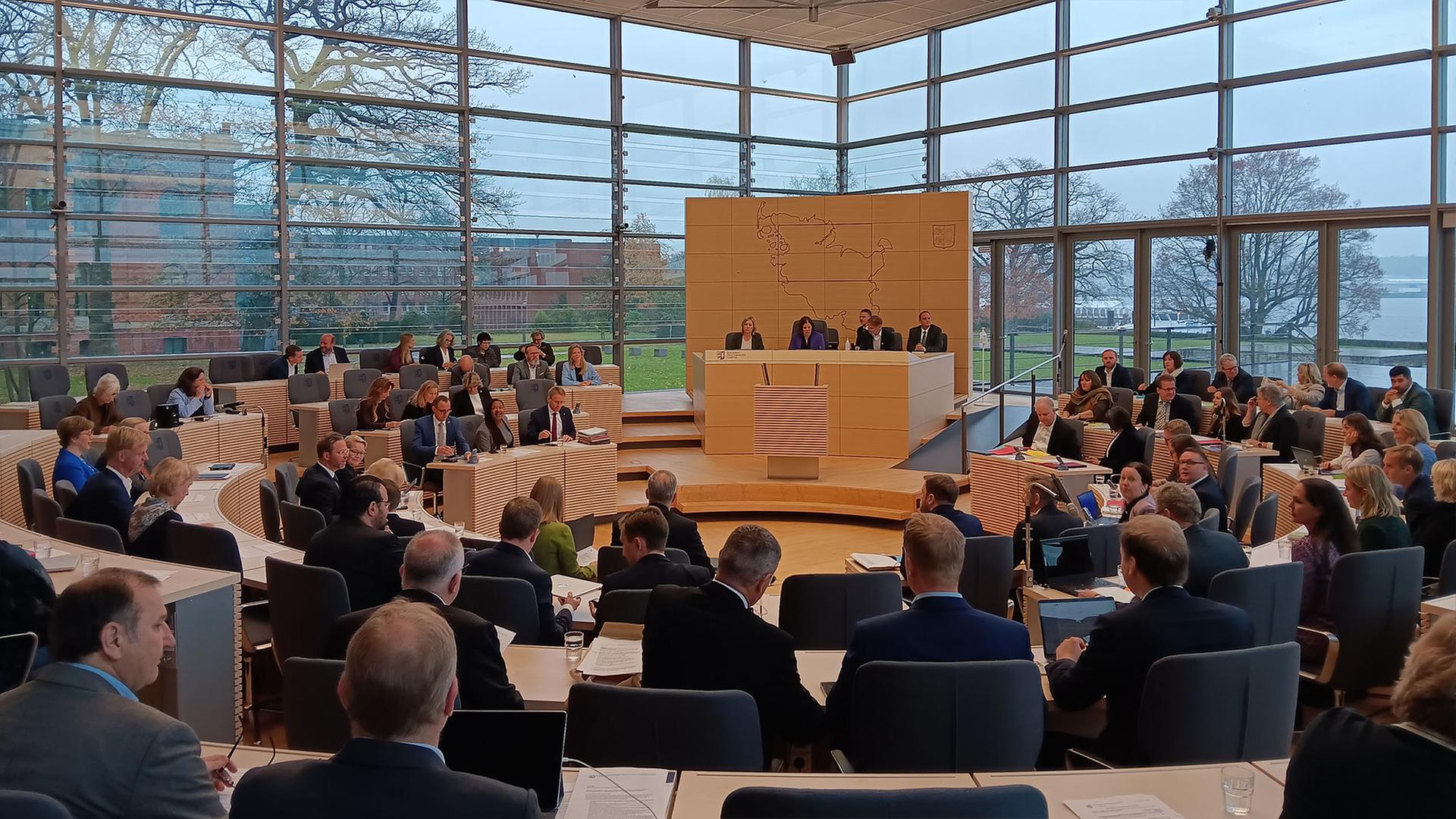 Landtag SH debattiert über Northvolt und Haushalt