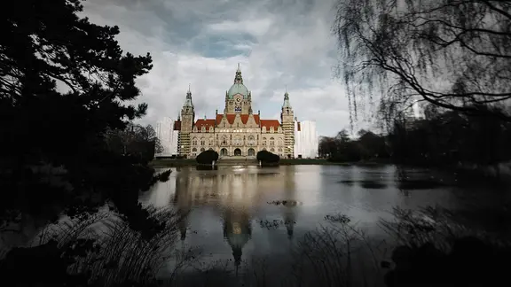 Das Rathaus am Maschsee.
